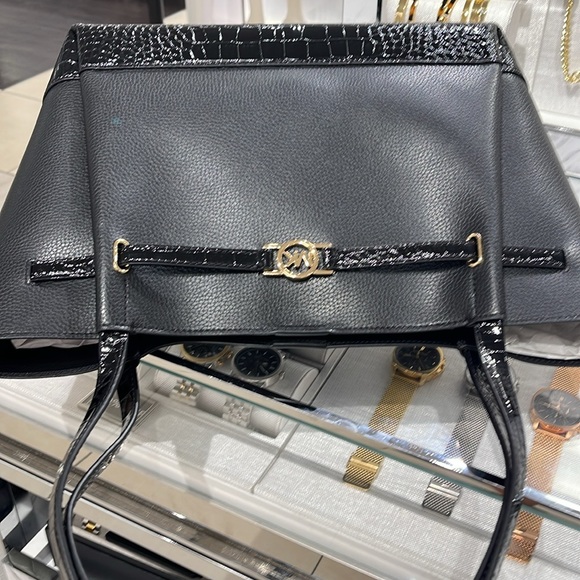 MICHAEL KORS
Reed Lg Lthr Belted Satchel Shoulder Handbag 
Black Crocodile 
NWT - Picture 5 of 16